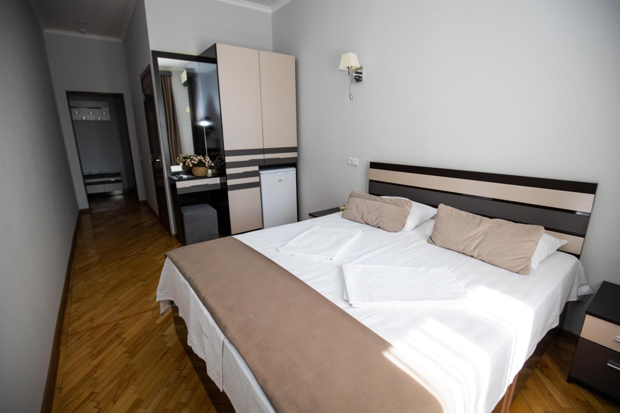 Yereone Hotel Apartment Erevan Exterior foto